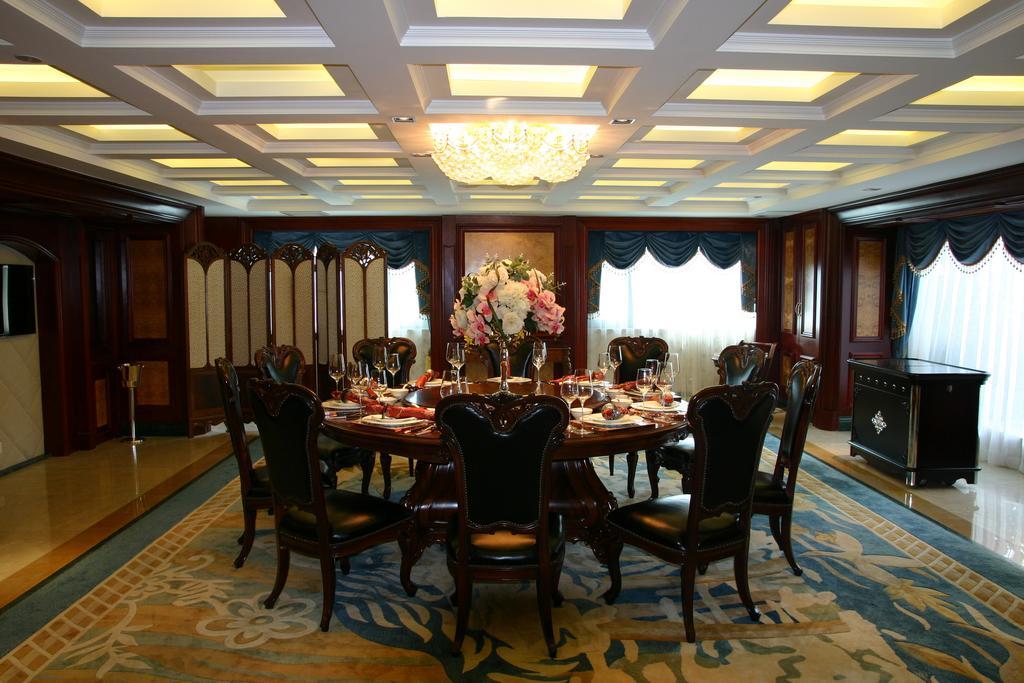 Dynasty International Hotel Куньмин Экстерьер фото