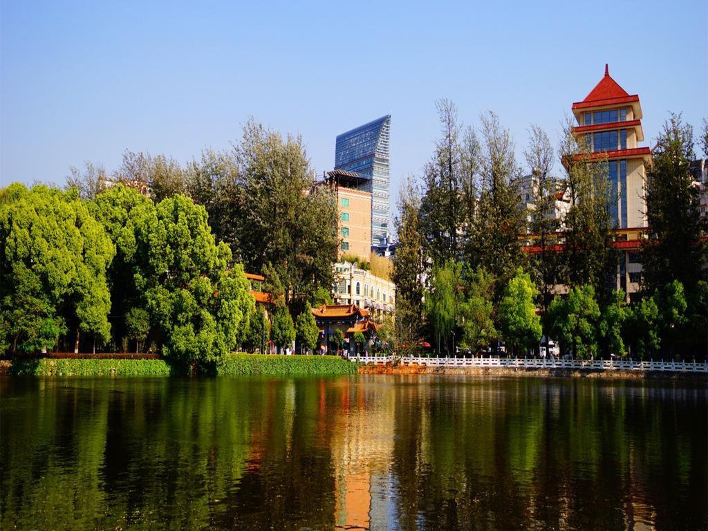 Dynasty International Hotel Куньмин Экстерьер фото