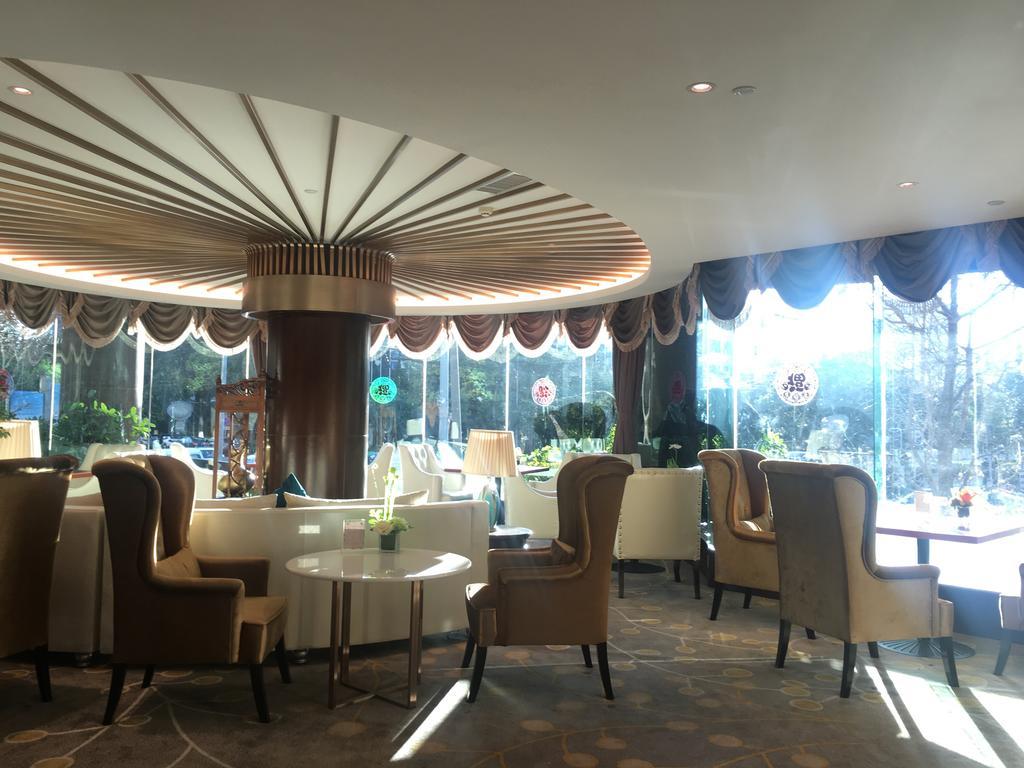 Dynasty International Hotel Куньмин Экстерьер фото
