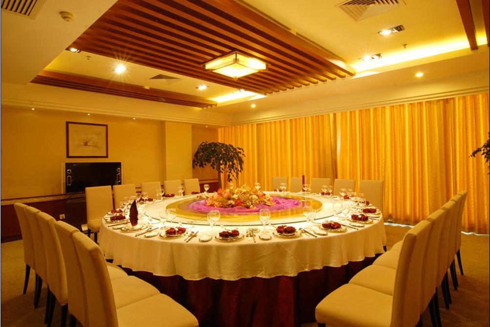 Dynasty International Hotel Куньмин Экстерьер фото